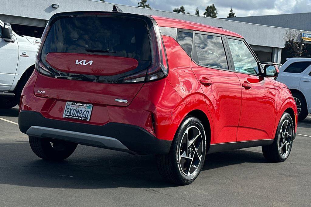 Used 2024 Kia Soul EX image 4