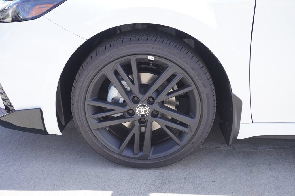 Certified 2026 Toyota Camry Hybrid FWD image 19
