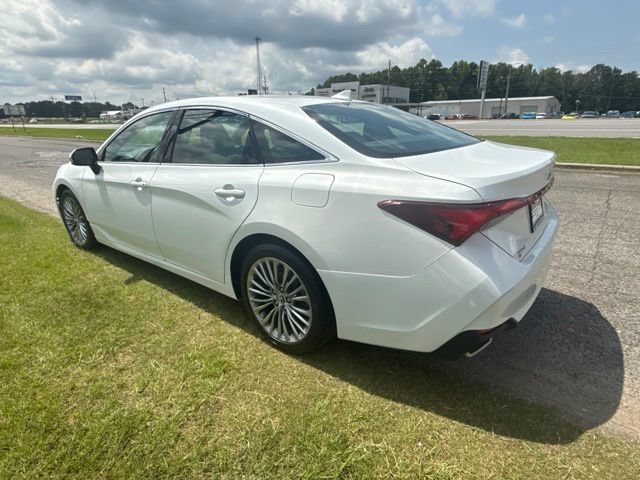 Used 2019 Toyota Avalon Limited FWD image 6