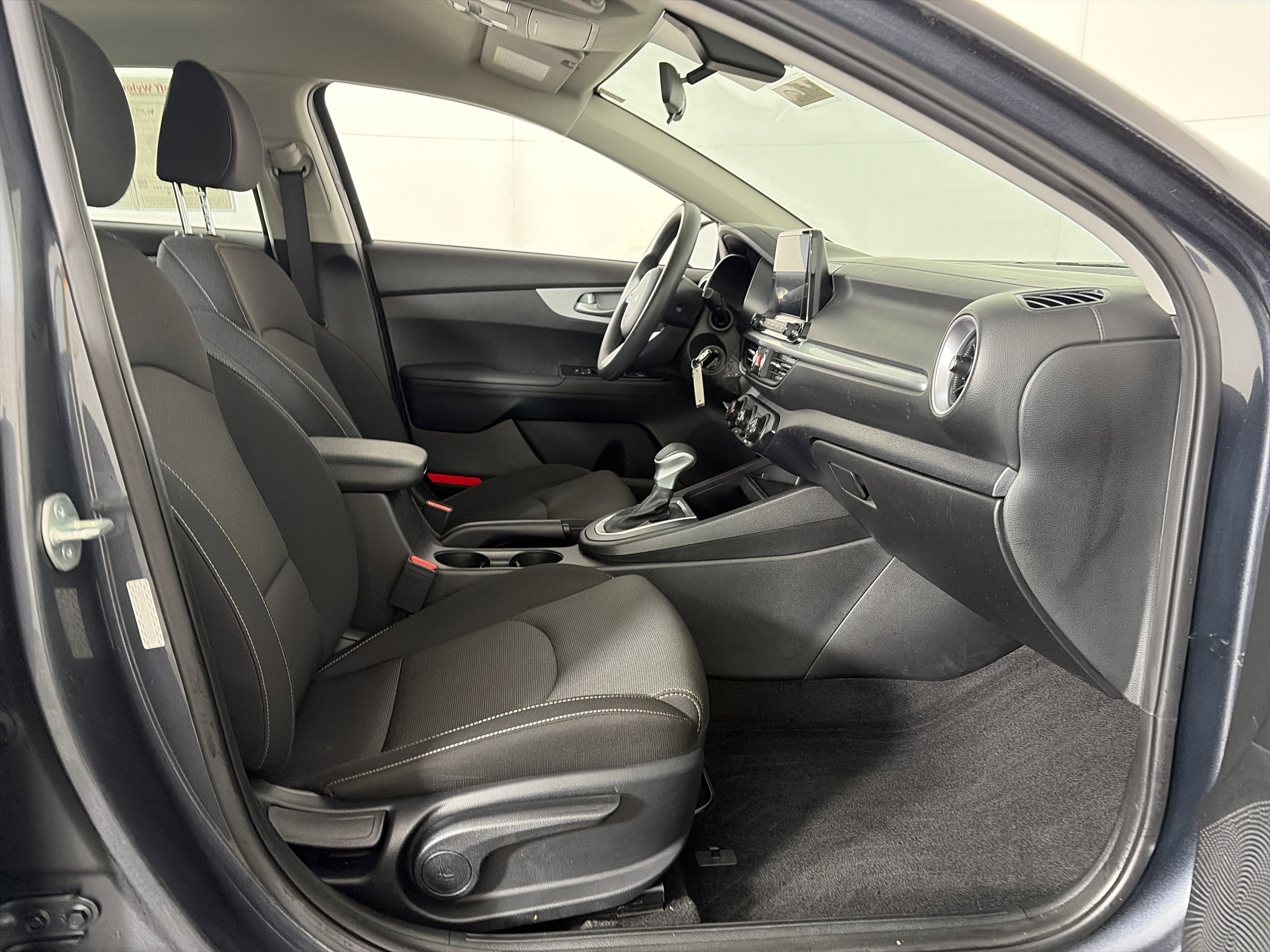 Used 2024 Kia Forte LXS w/ LXS Technology Package image 42