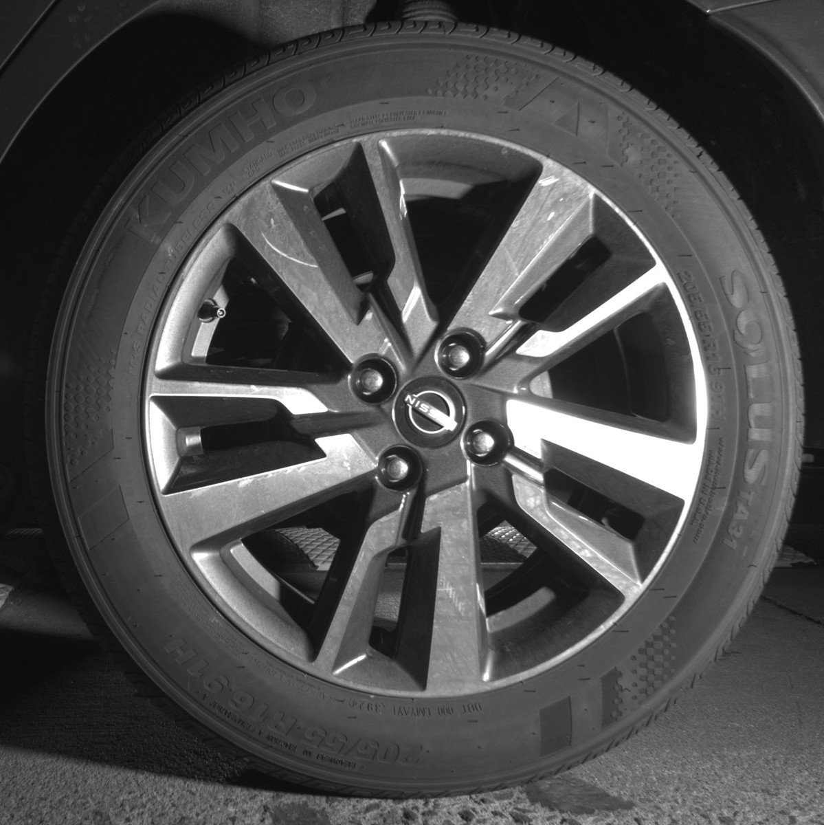 Used 2025 Nissan Versa SV FWD image 14