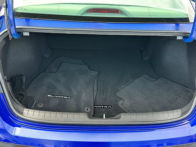 Certified 2025 Hyundai Elantra SE w/ Cargo Package FWD image 13