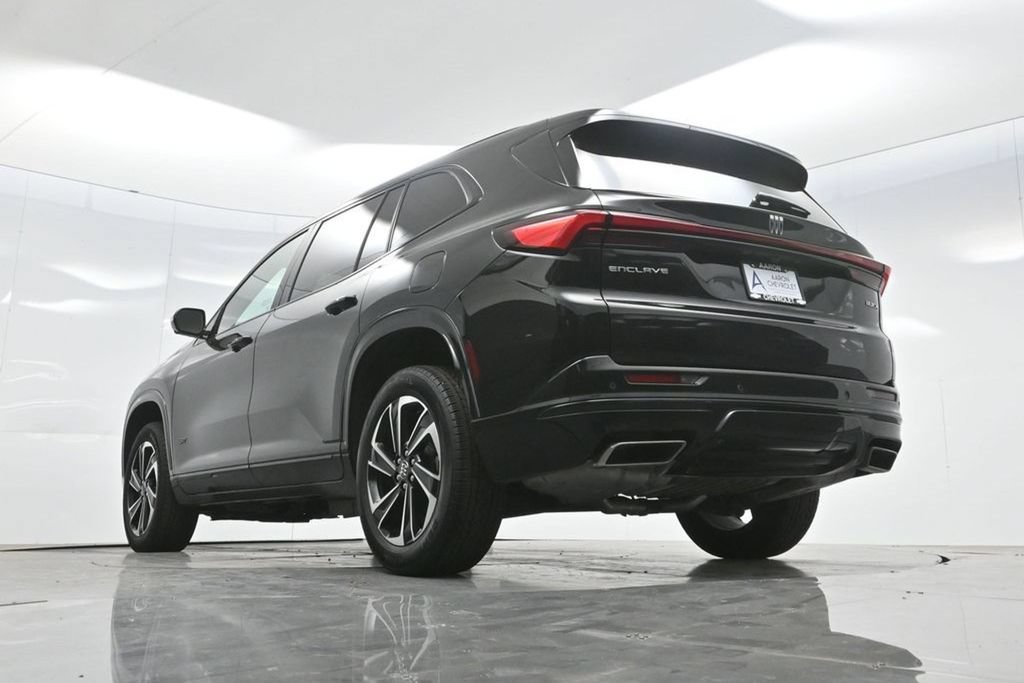 Used 2025 Buick Enclave Sport Touring FWD image 18