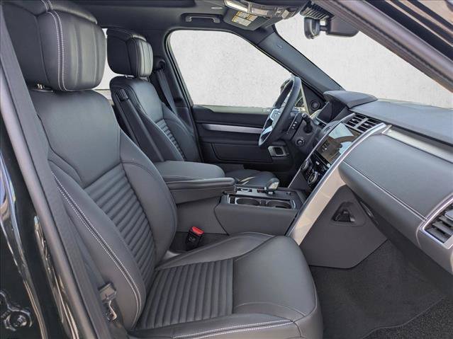 New 2026 Land Rover Discovery Dynamic SE AWD/4WD image 17