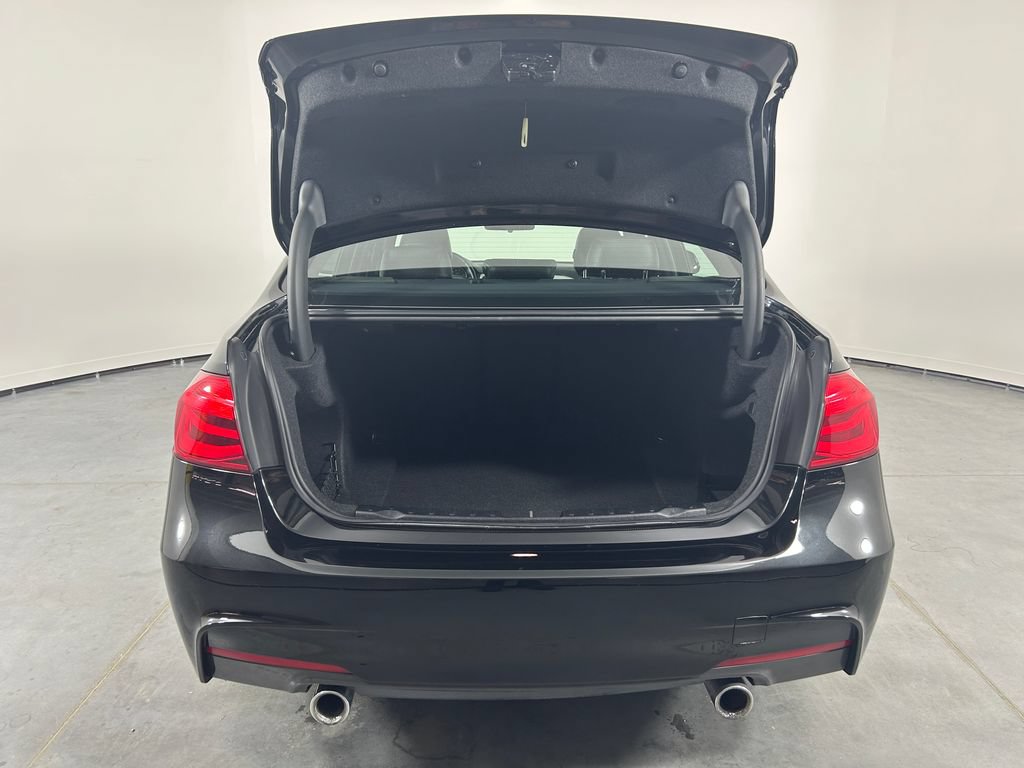Used 2018 BMW 340i xDrive Sedan w/ Premium Package AWD/4WD image 29