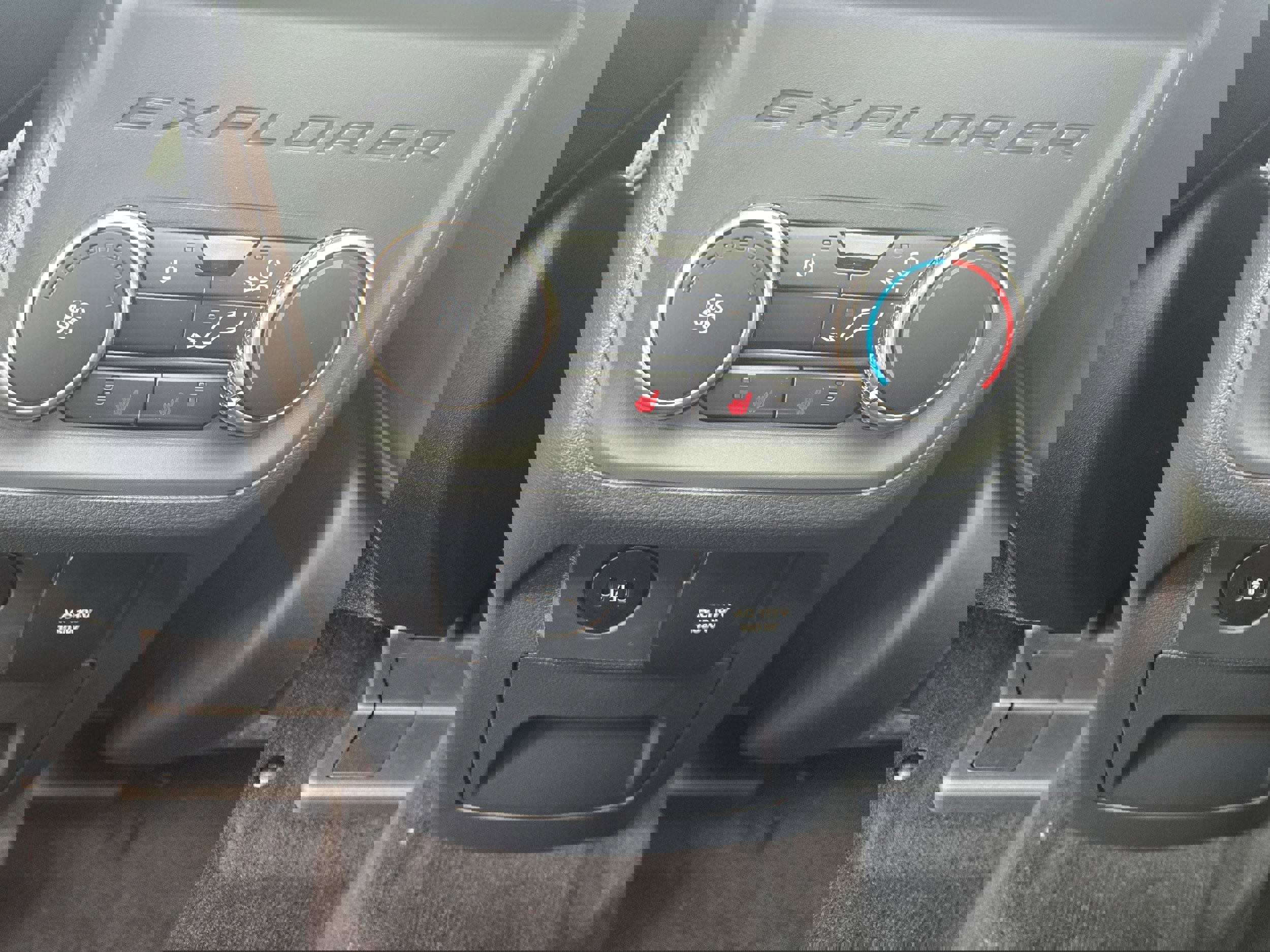 New 2026 Ford Explorer ST w/ Sun And Sound Package image 15