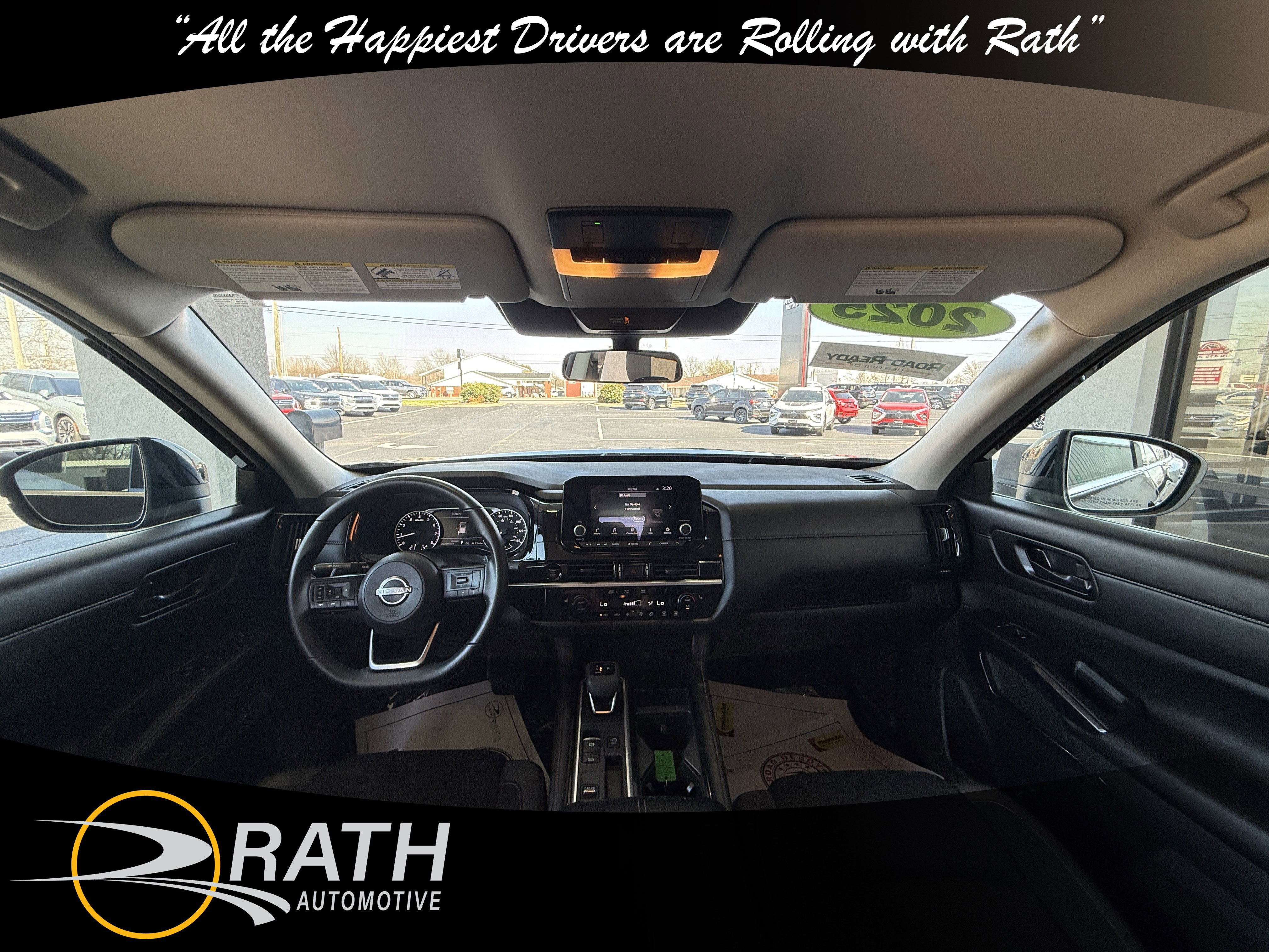 Used 2025 Nissan Pathfinder SV image 21