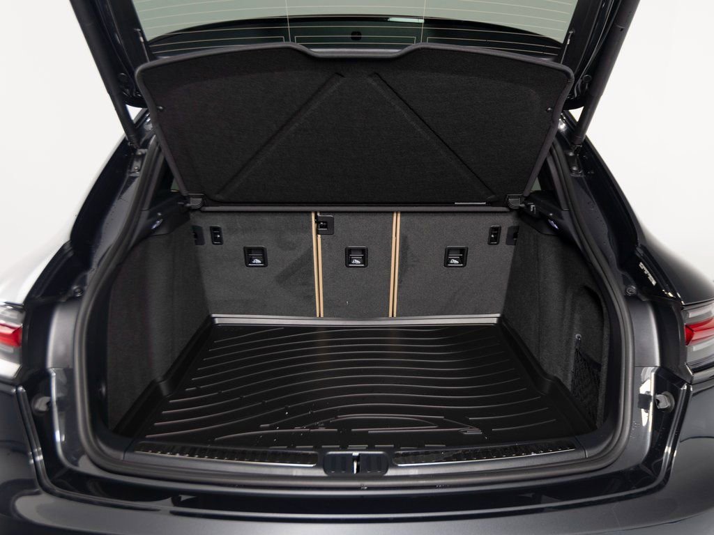 New 2026 Porsche Macan image 38