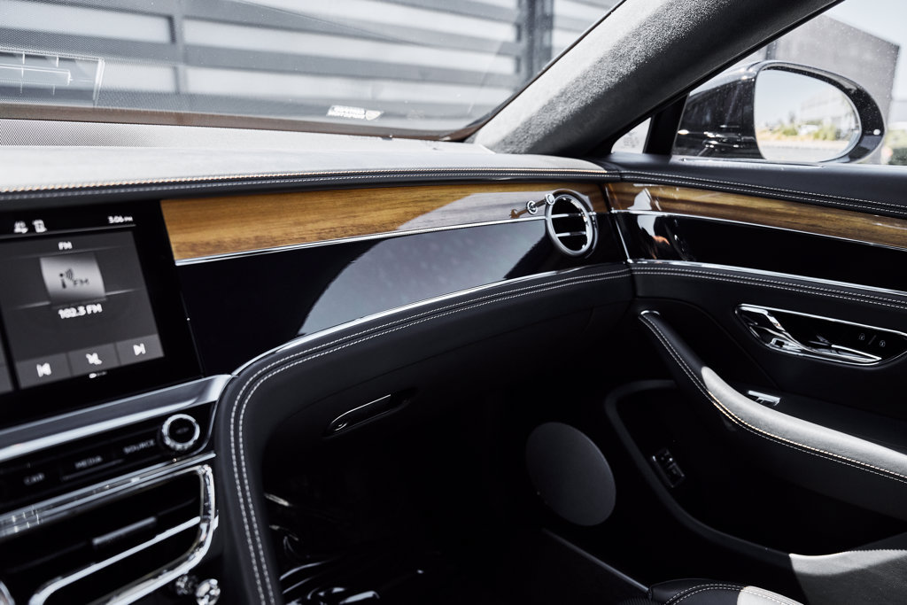 Used 2024 Bentley Flying Spur V8 AWD/4WD image 82