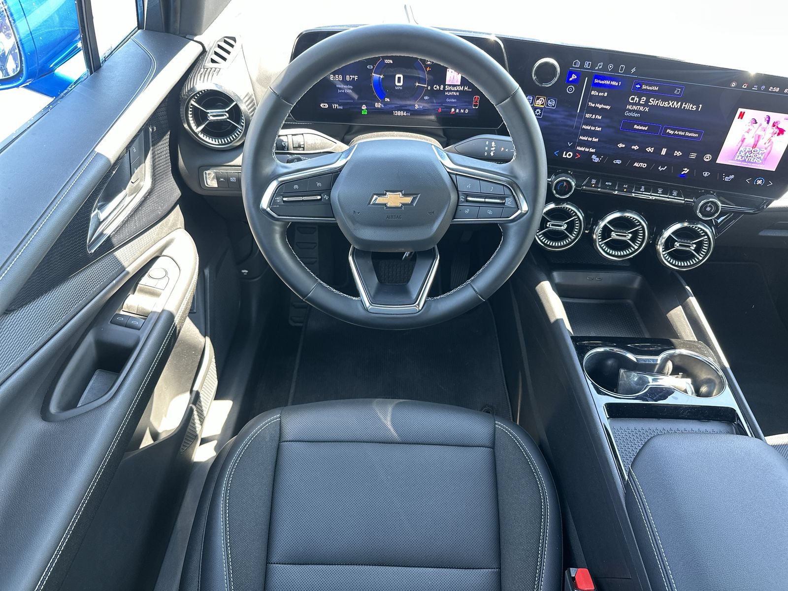 Used 2024 Chevrolet Blazer EV LT AWD/4WD image 17
