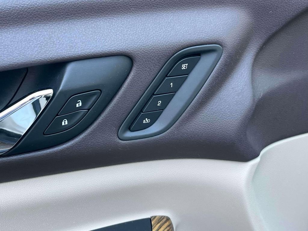 Used 2017 GMC Acadia Denali w/ Technology Package image 27