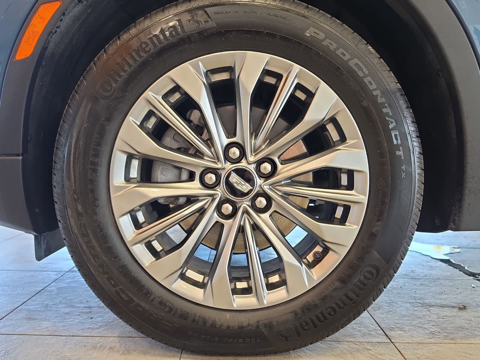 Used 2025 Cadillac XT4 Premium Luxury w/ Cold Weather Package AWD/4WD image 14