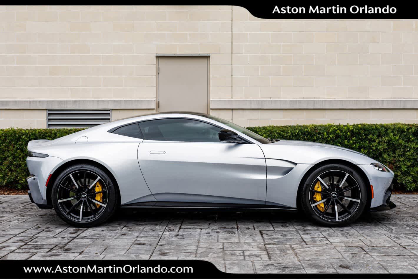 Used 2022 Aston Martin V8 Vantage Coupe image 17
