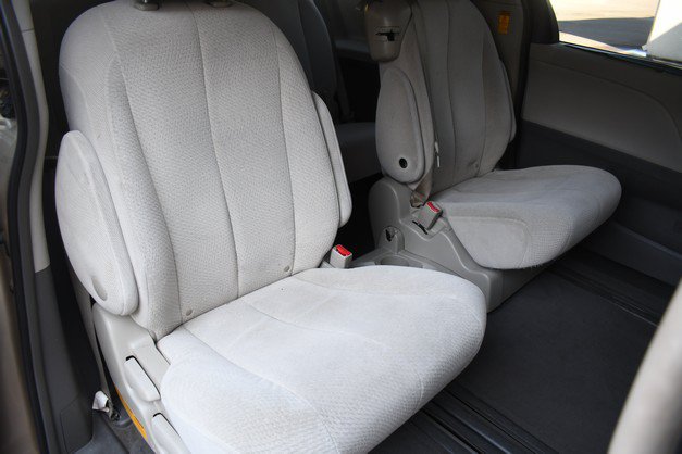 Used 2014 Toyota Sienna LE FWD image 28