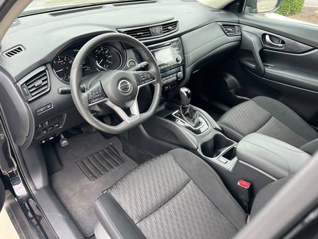 Used 2017 Nissan Rogue SV AWD/4WD image 17