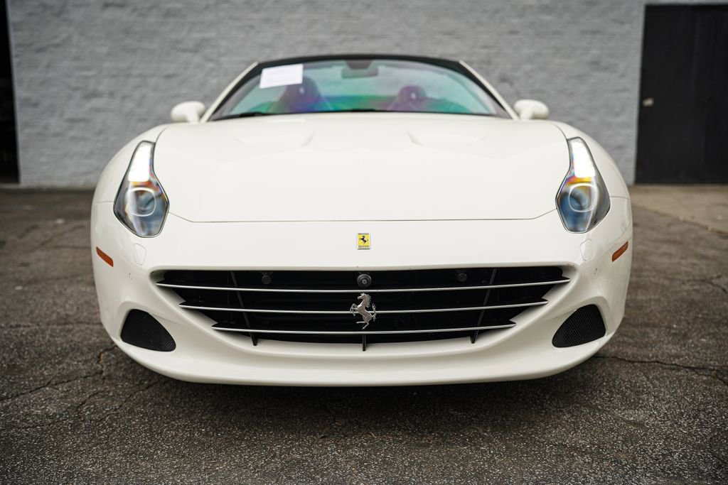 Used 2016 Ferrari California T image 5