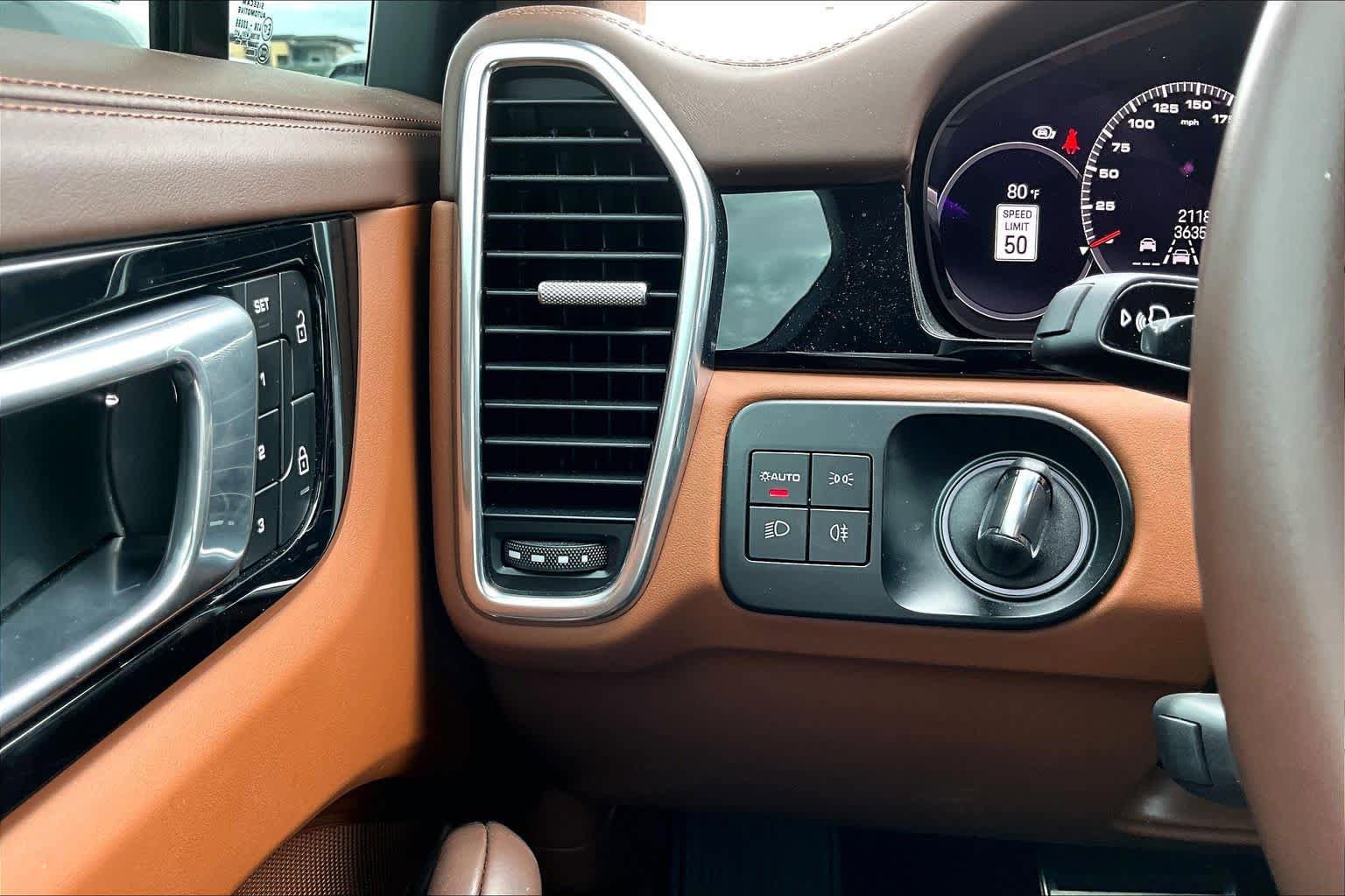 Used 2023 Porsche Cayenne Turbo image 31