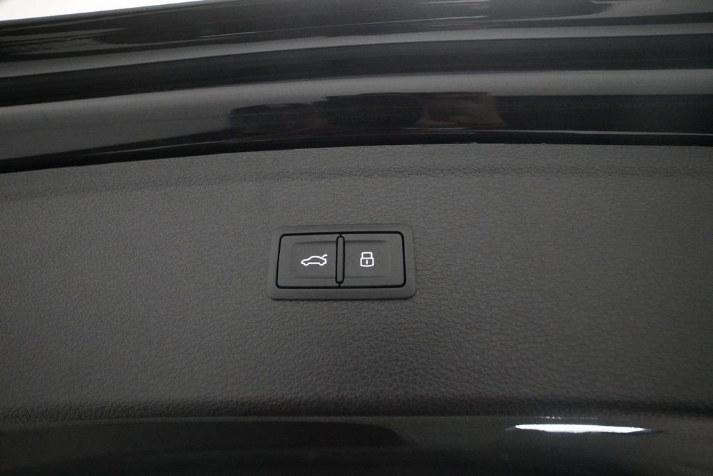 New 2025 Audi Q5 e Premium Plus image 15