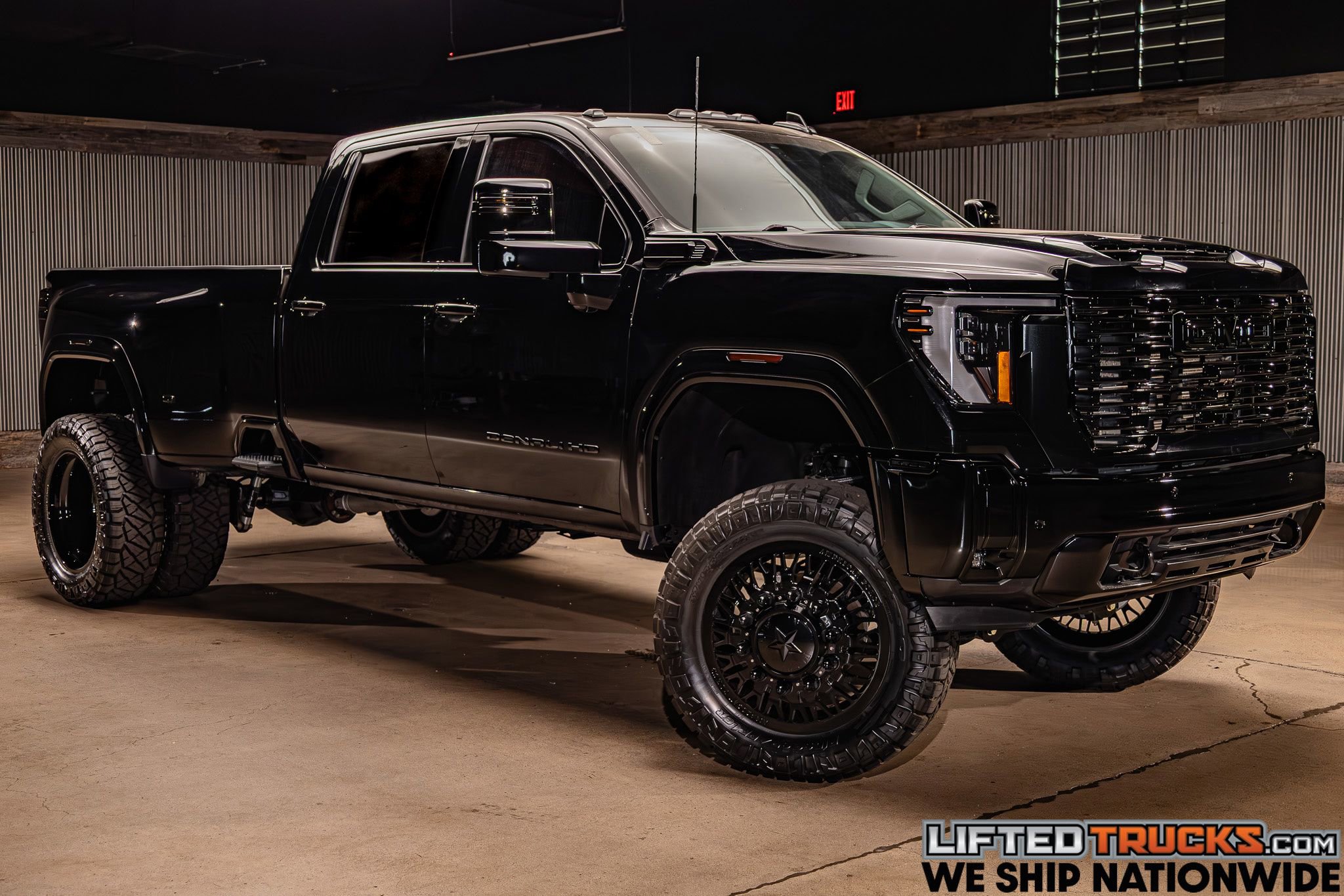 Used 2024 GMC Sierra 3500 Denali w/ Denali Reserve Package image 1