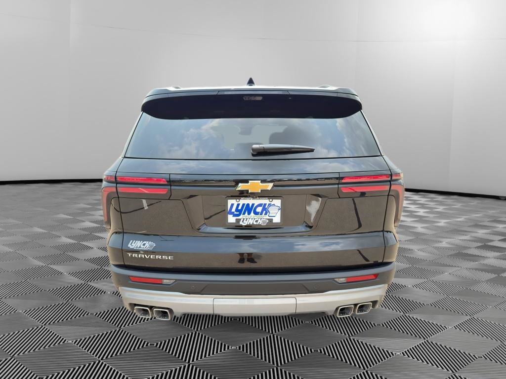 New 2026 Chevrolet Traverse LT w/ Driver Confidence Package FWD image 4