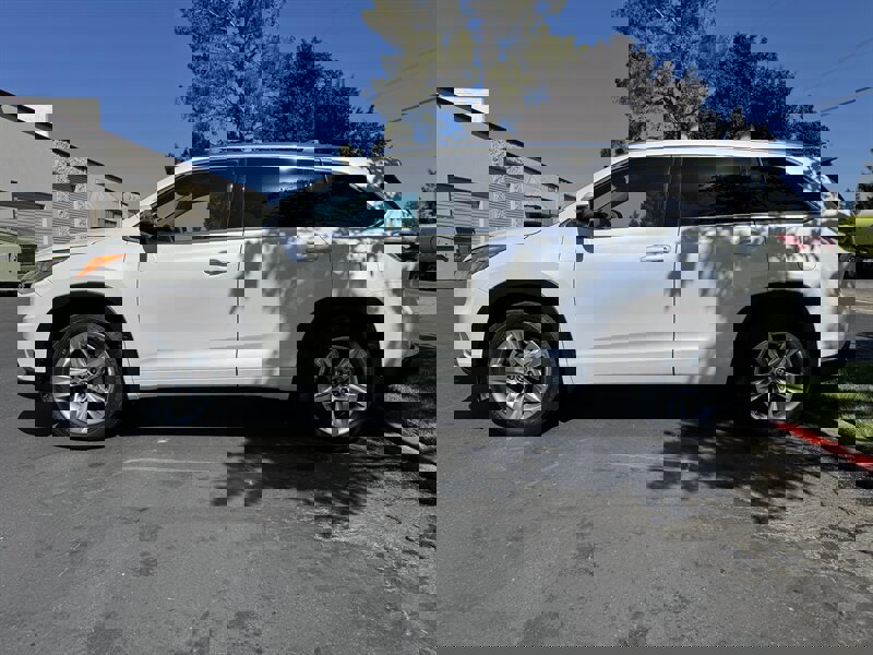Used 2016 Toyota Highlander Limited image 7