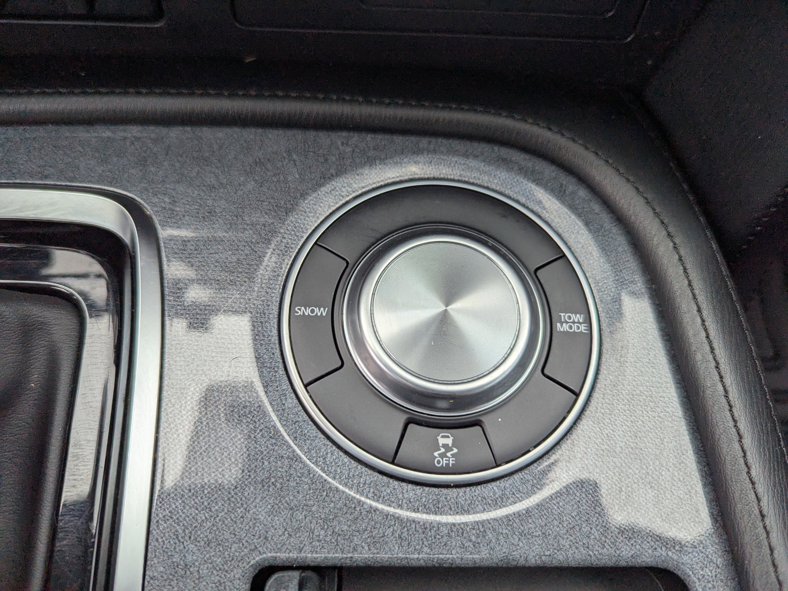 Used 2023 Nissan Armada SL w/ Midnight Edition Package image 28