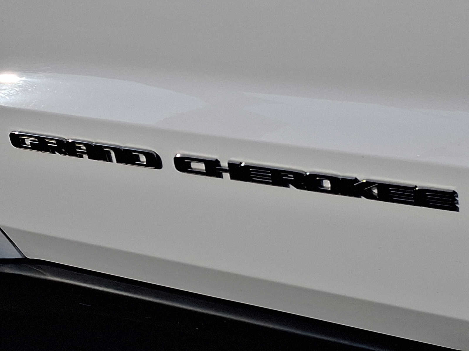 Used 2020 Jeep Grand Cherokee Limited AWD/4WD image 28