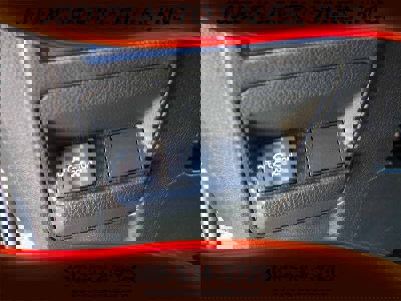 Used 2024 Toyota Tacoma TRD Off-Road image 9