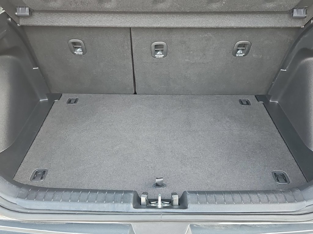 Used 2025 Hyundai Venue SEL FWD image 29