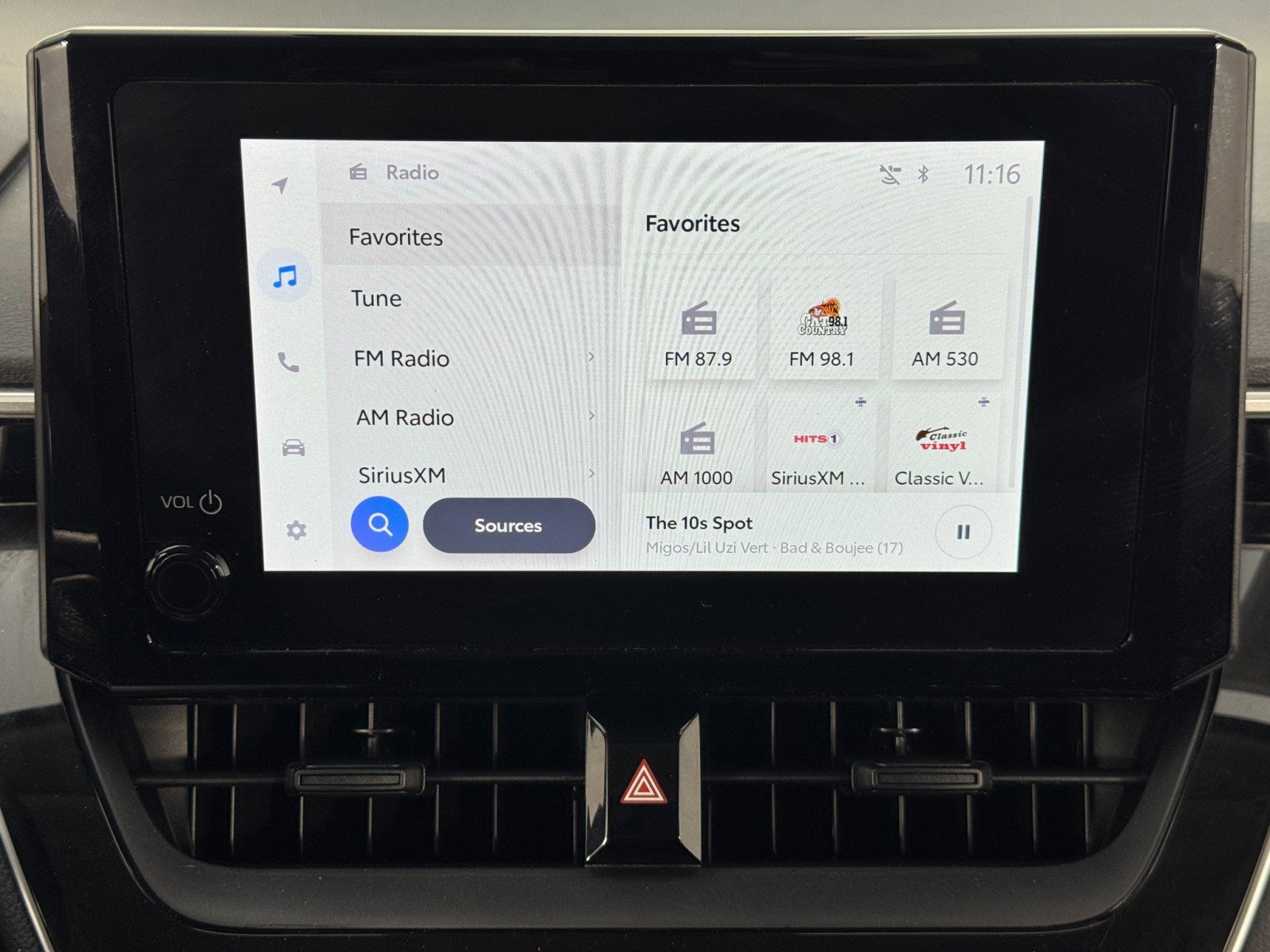 Used 2025 Toyota Corolla LE image 24