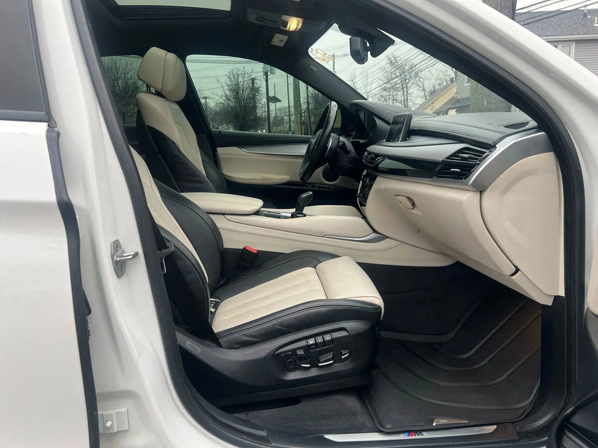 Used 2018 BMW X6 xDrive50i image 36