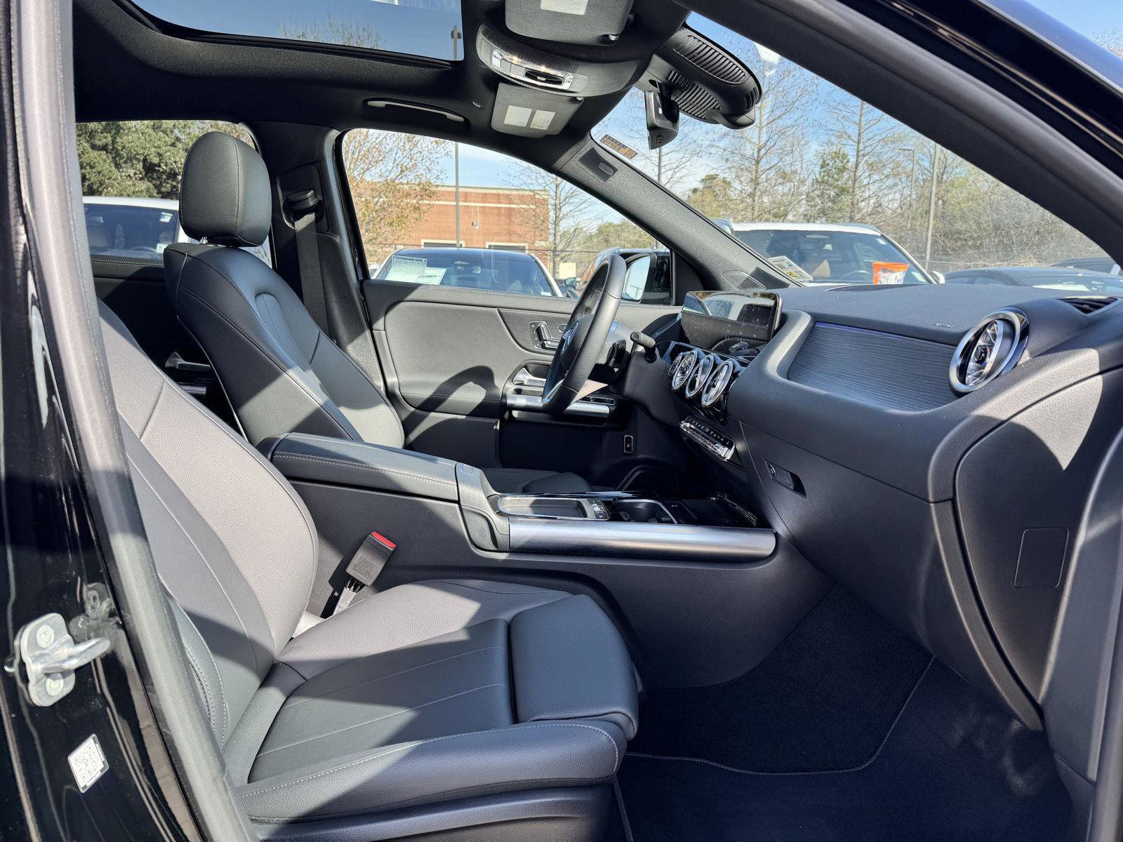 Certified 2025 Mercedes-Benz GLA 250 image 30