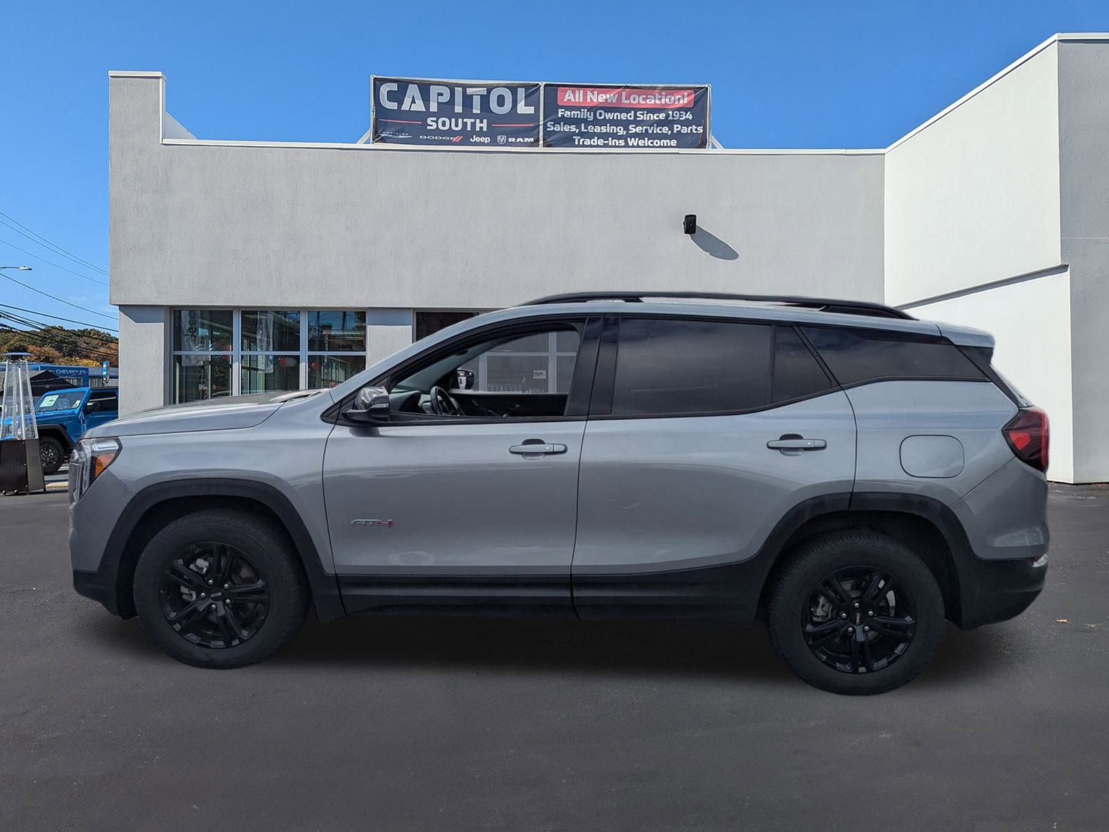 Used 2023 GMC Terrain AT4 image 5