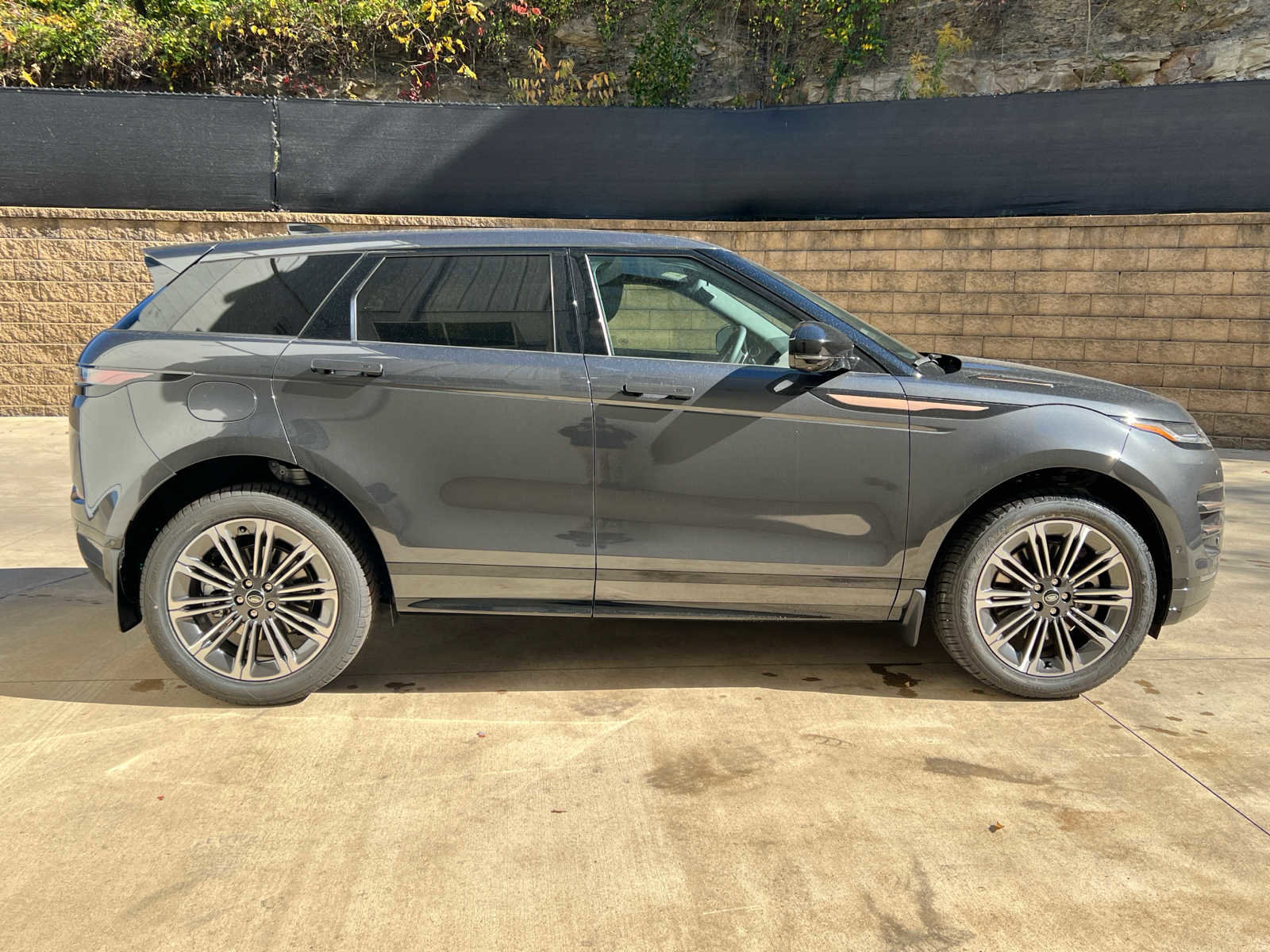 Used 2025 Land Rover Range Rover Evoque Dynamic SE image 7