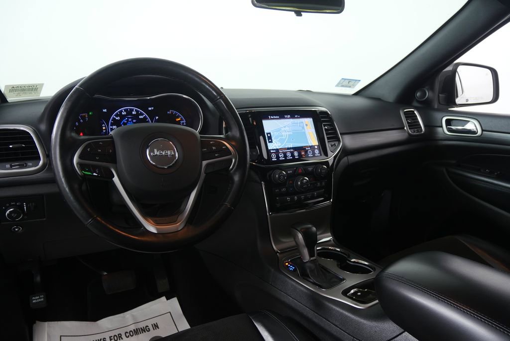 Used 2021 Jeep Grand Cherokee Laredo X AWD/4WD image 16