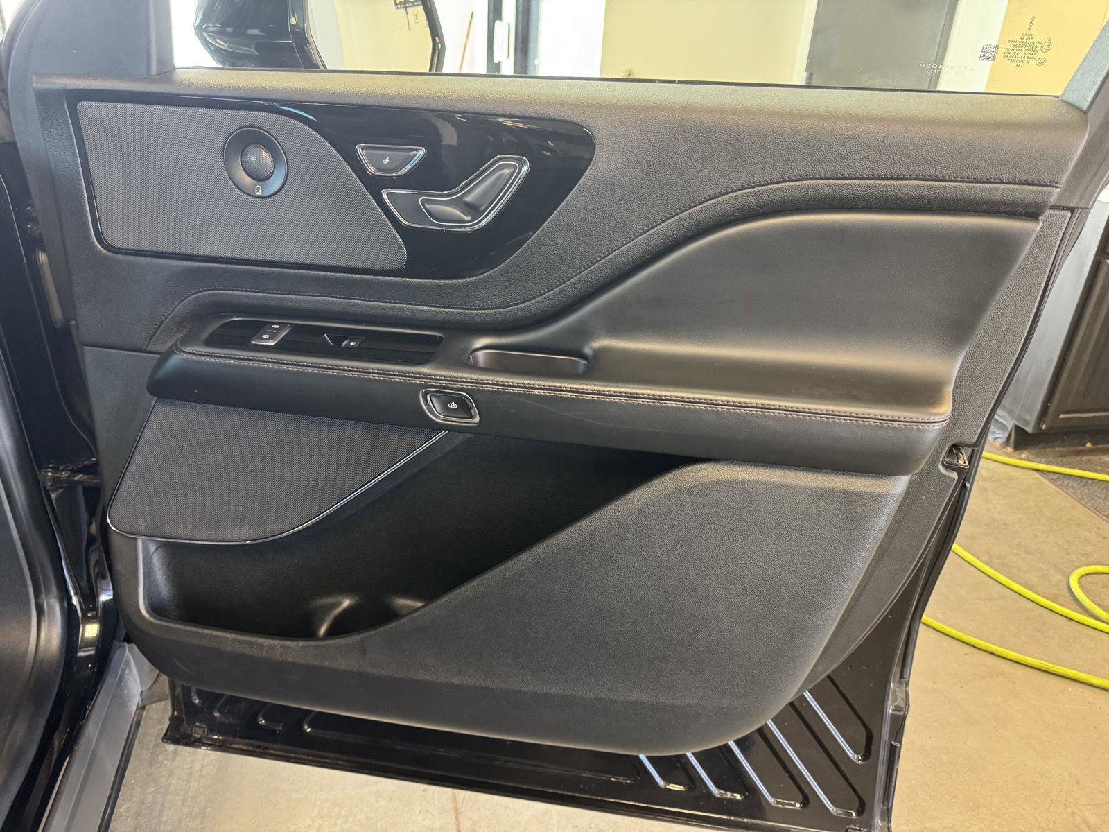 Used 2020 Lincoln Aviator Reserve w/ Equipment Group 201A image 23