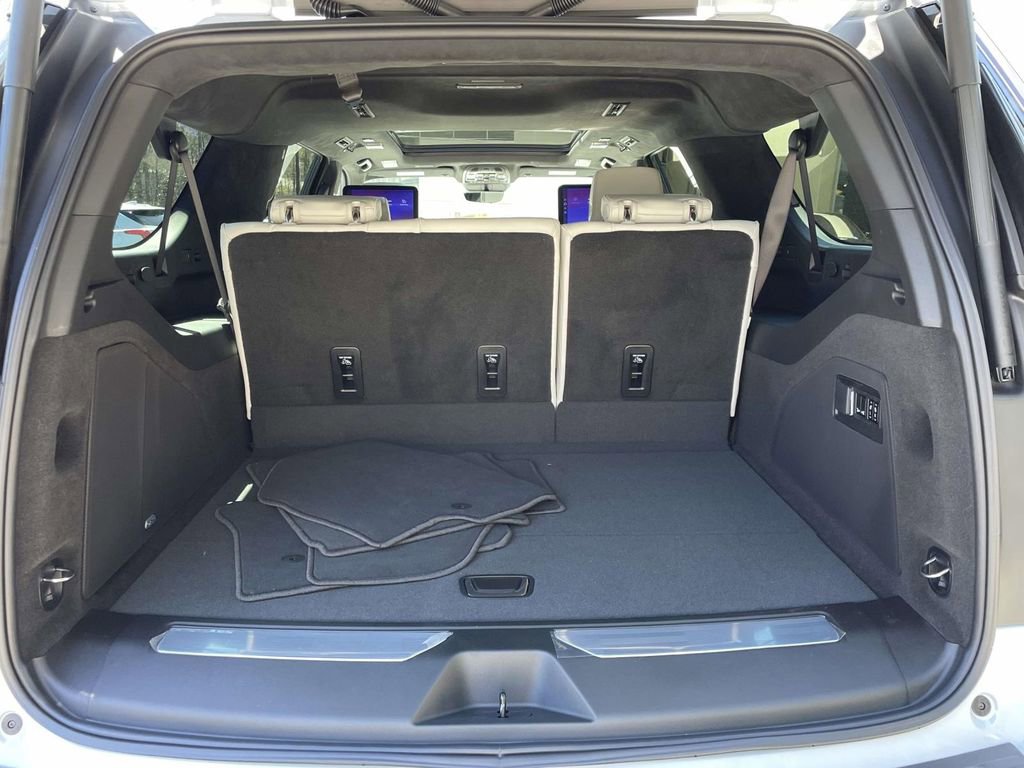 New 2026 Cadillac Escalade ESV Platinum Sport w/ LPO, ONYX Package image 10