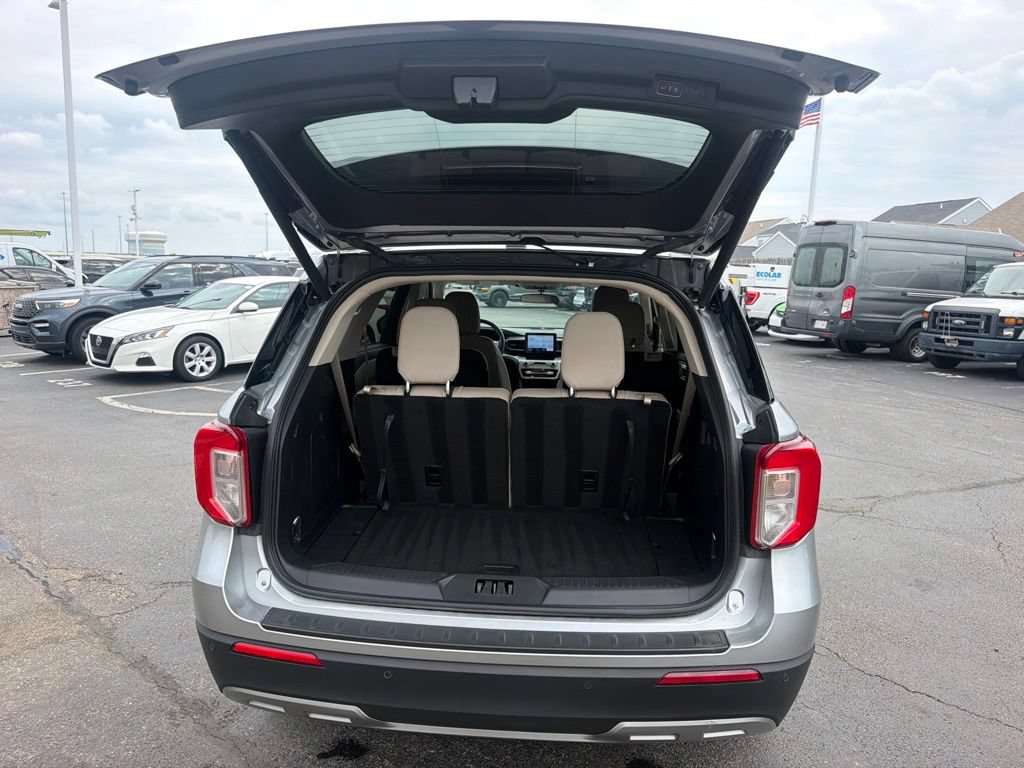 Used 2024 Ford Explorer XLT w/ Equipment Group 202A AWD/4WD image 50