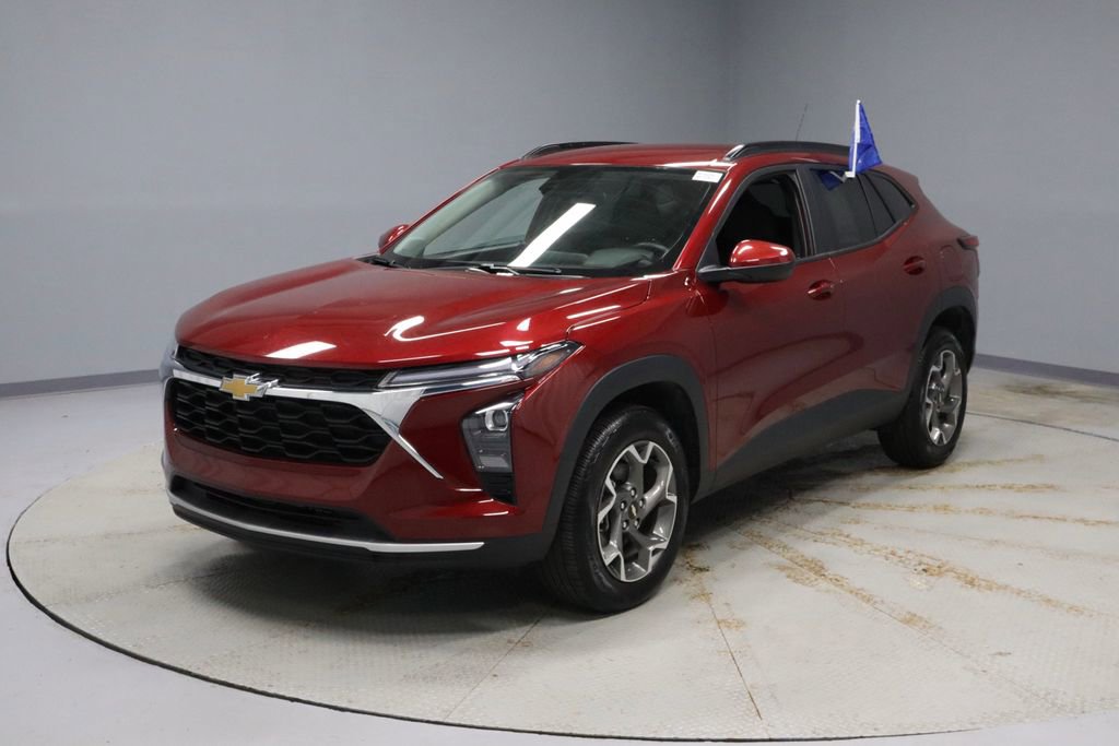 Used 2025 Chevrolet Trax LT w/ LT Convenience Package image 7