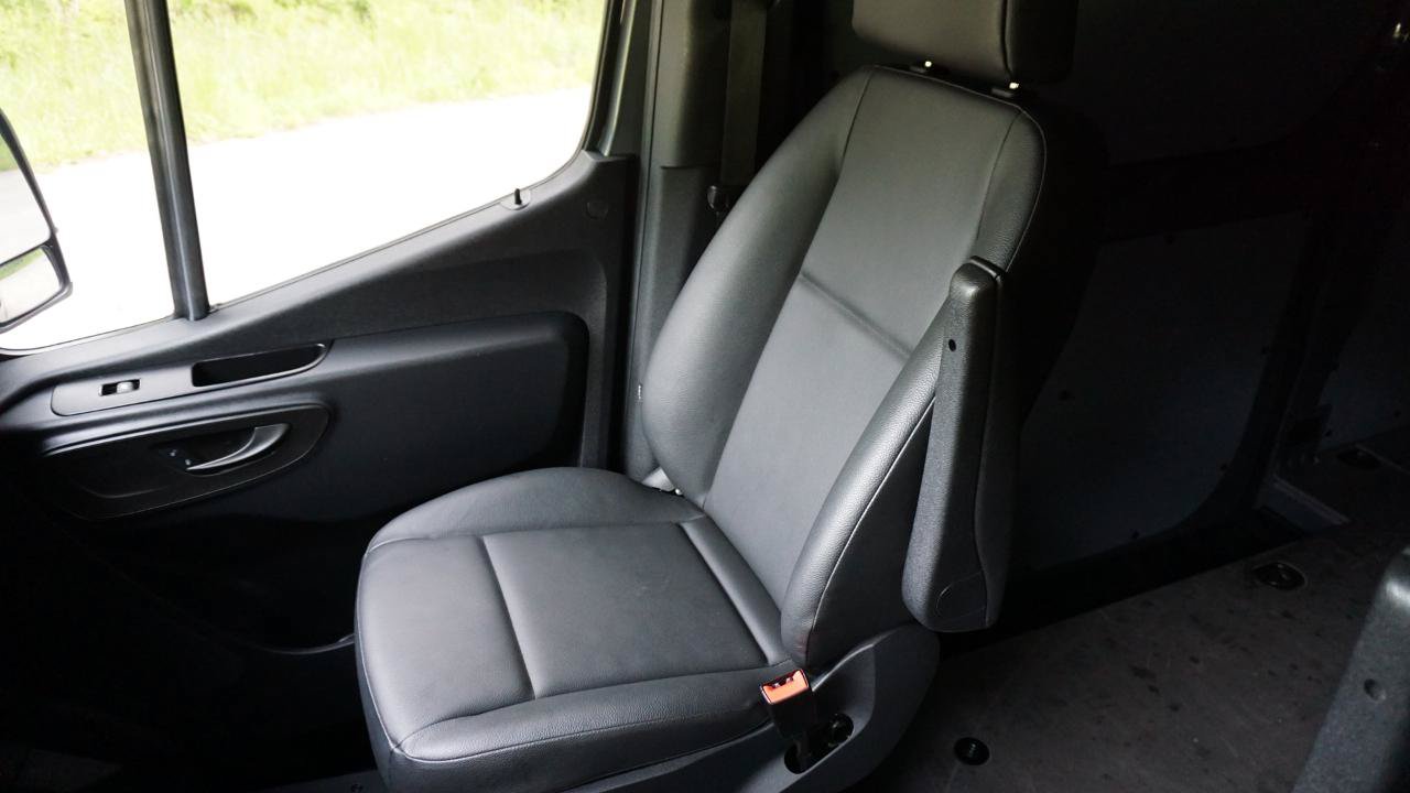 Used 2024 Mercedes-Benz Sprinter 2500 image 19