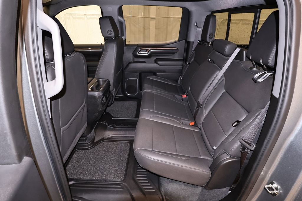 Used 2023 Chevrolet Silverado 1500 RST w/ Redline Edition AWD/4WD image 16
