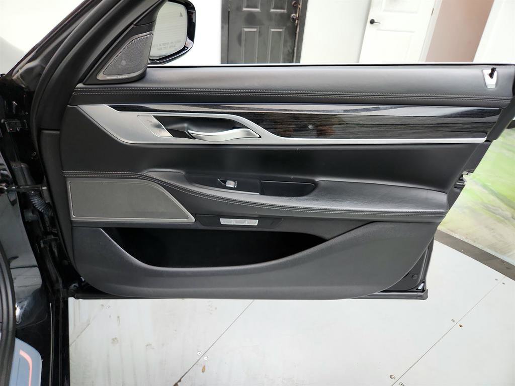 Used 2017 BMW 740i RWD image 29