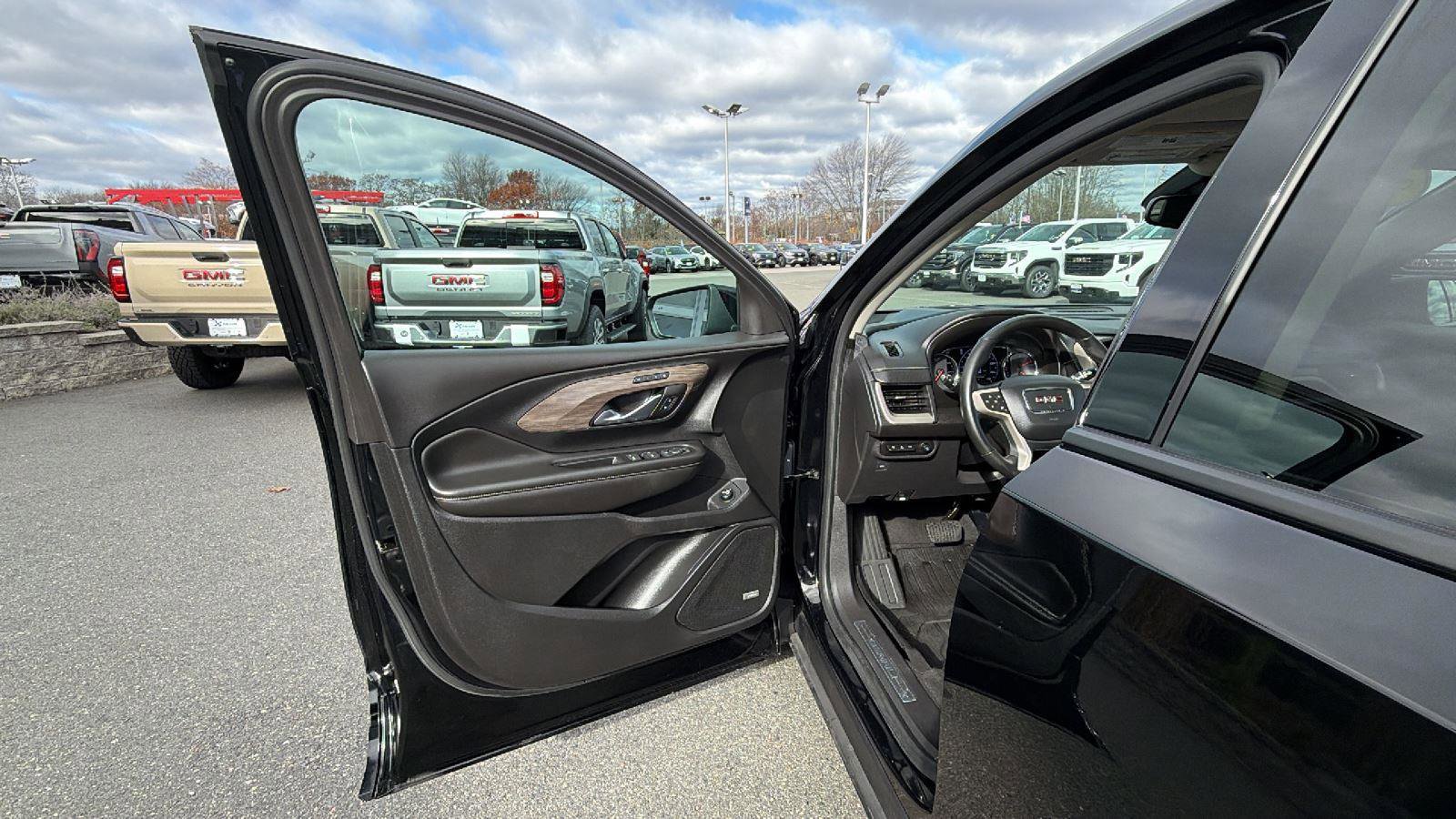 Used 2023 GMC Terrain Denali image 21