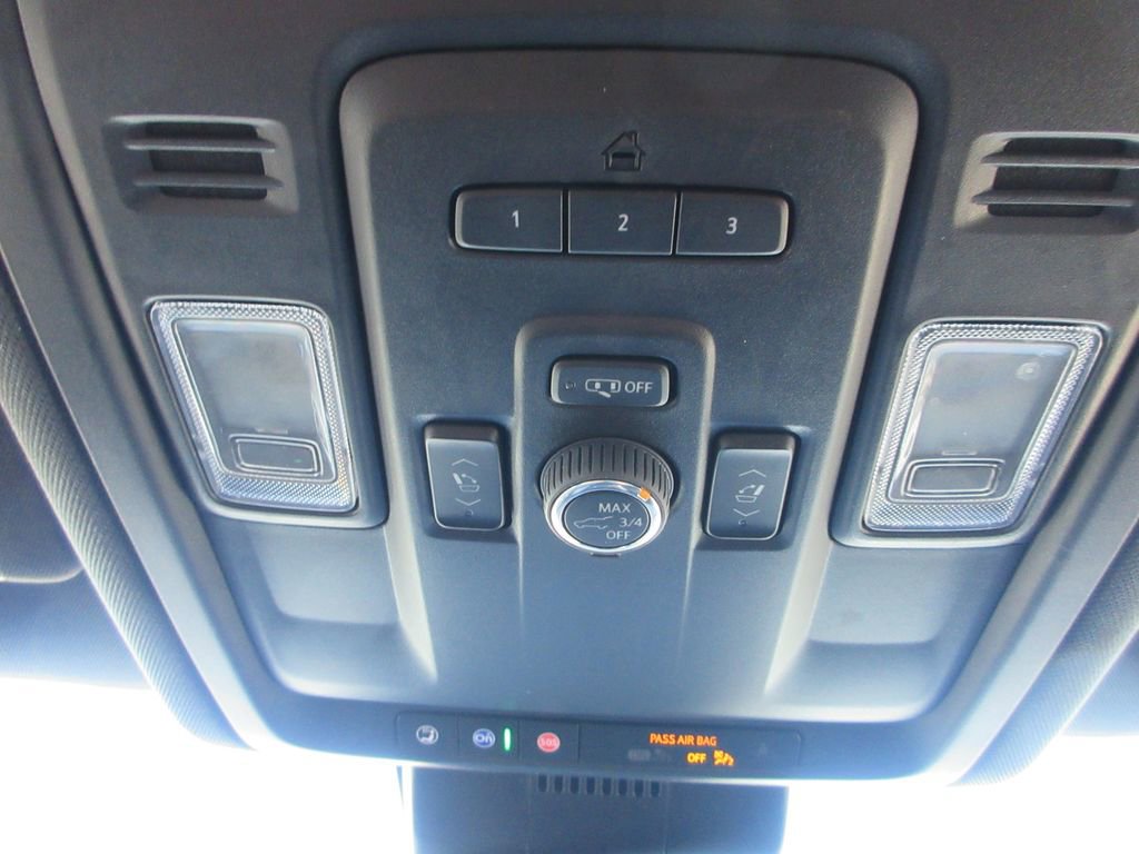 Certified 2023 GMC Yukon SLT w/ SLT Luxury Package image 35