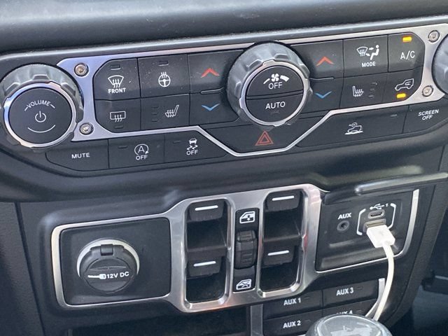 Used 2022 Jeep Wrangler Unlimited Sahara w/ Cold Weather Group AWD/4WD image 22