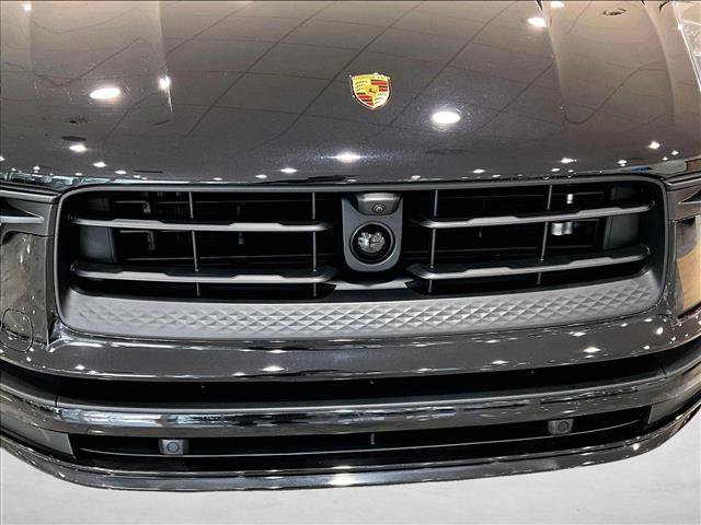 Used 2024 Porsche Macan S AWD/4WD image 30