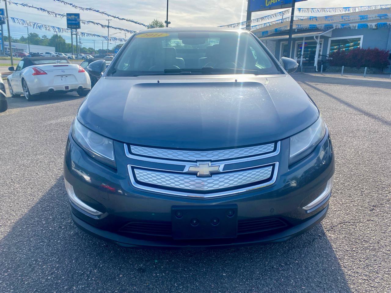 Used 2011 Chevrolet Volt Premium FWD image 2