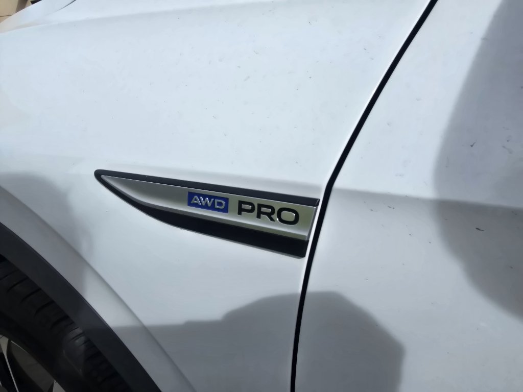 Used 2022 Volkswagen ID.4 Pro AWD/4WD image 11