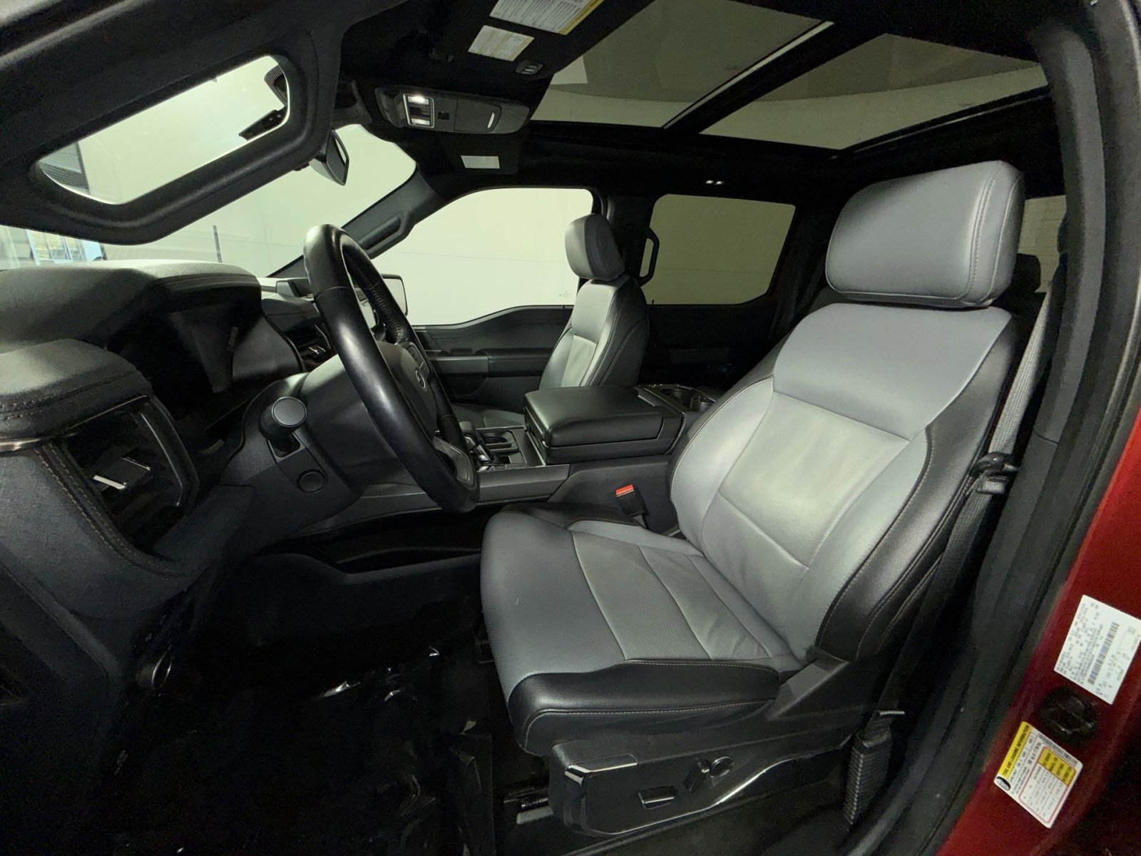 Used 2022 Ford F150 Lightning Lariat w/ Equipment Group 511A High image 13