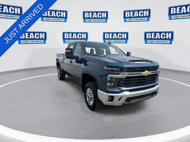 Used 2025 Chevrolet Silverado 2500 LT w/ Convenience Package AWD/4WD image 2